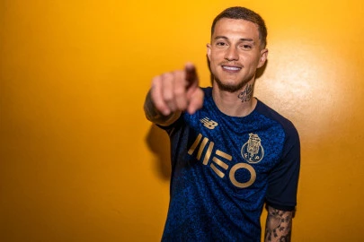 Loja online Fútbol Emotion Portugal - Blogs de futebol - Estes são os novos equipamentos New Balance do FC Porto 21-22 um.webp